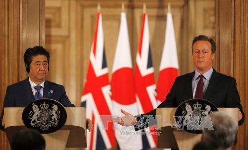 Japanese PM Shinzo Abe says quitting the EU would make the UK less attractive to Japanese investors - ảnh 1